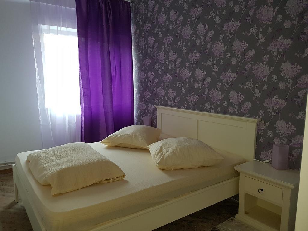 Vogue Hostel Bucarest Esterno foto